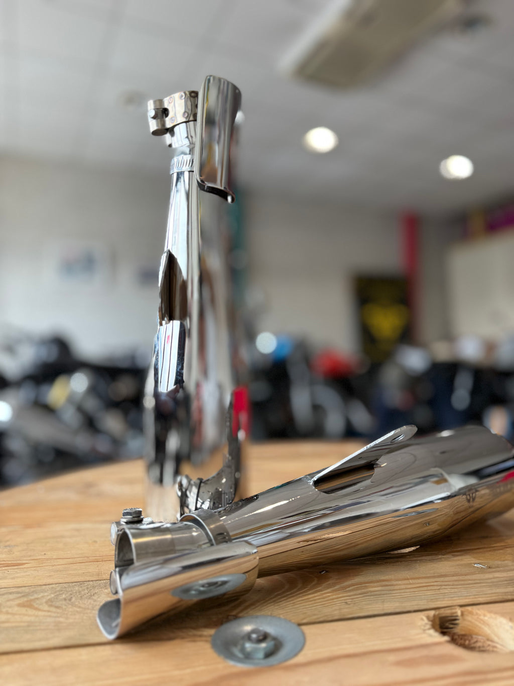 ESCAPES SLIP-ON RAPTOR PARA ROYAL ENFIELD 650 TWINS